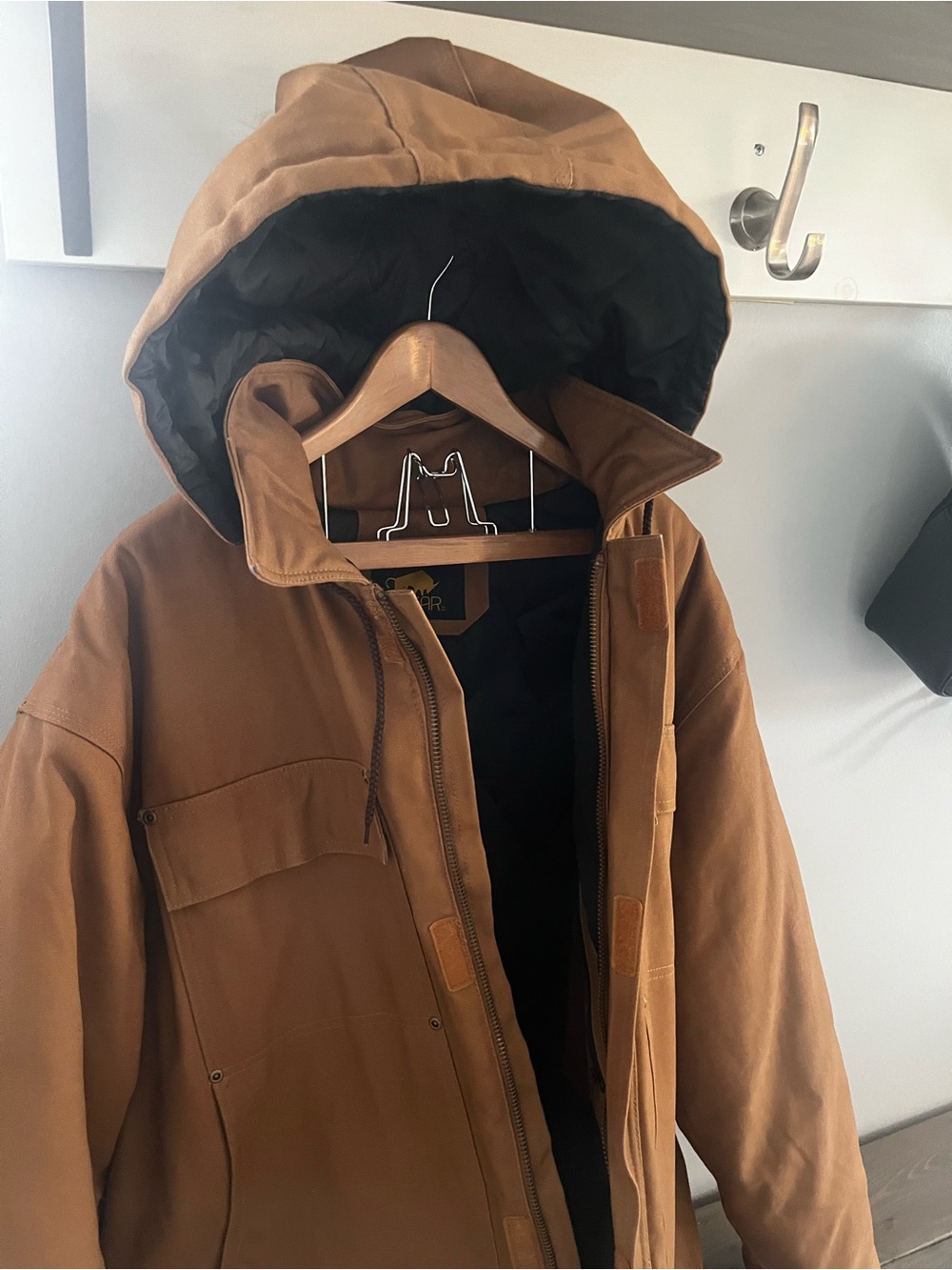 Men’s XXL Oxgear outdoor work coat. Lined with hood, inside pockets. Worn once.